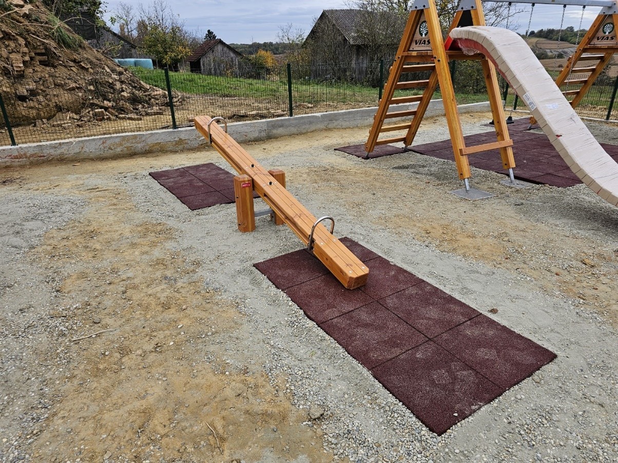 Igrala klackalica vias